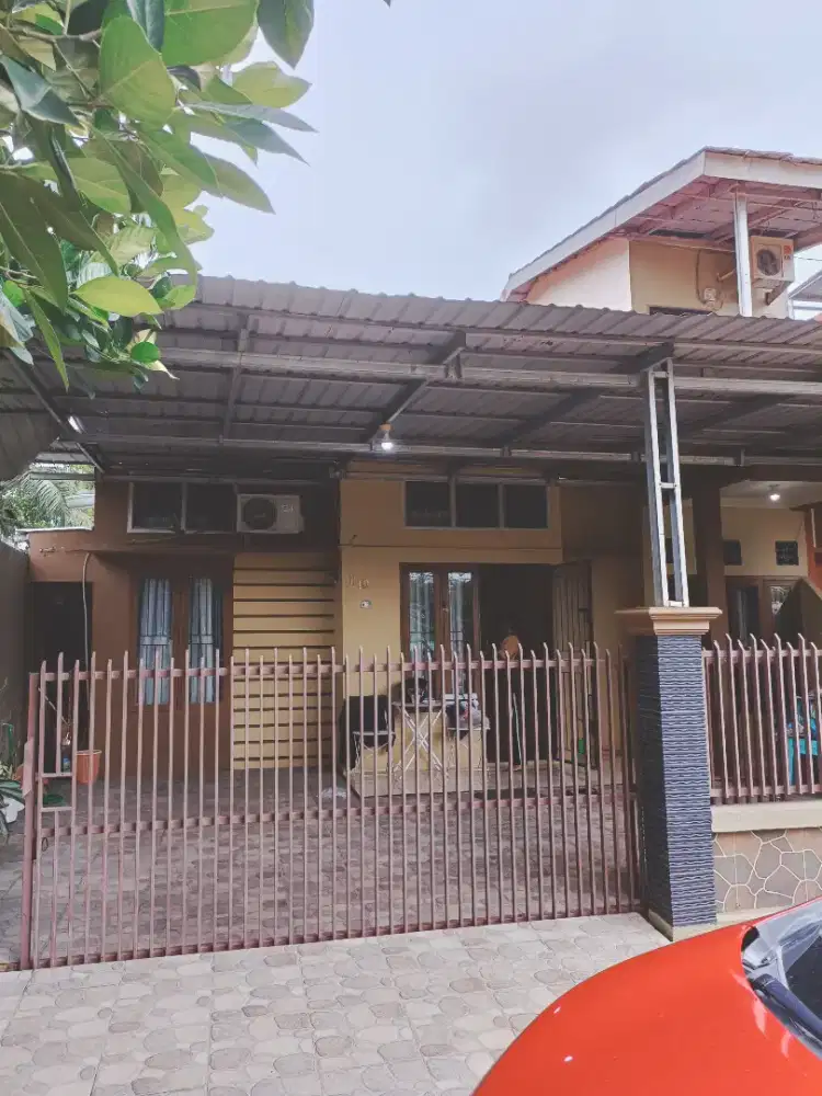 Bismillah dijual rumah satu setengah lantai