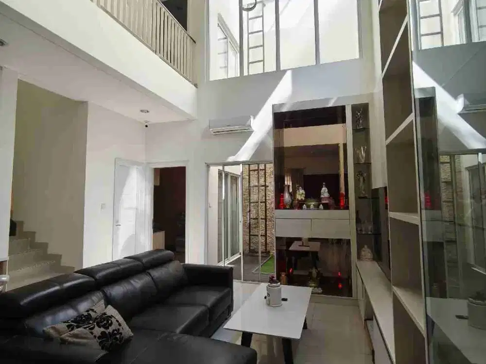 Dijual Rumah Hoek 2 Lt Semi Furnish The Riviera Metland Puri