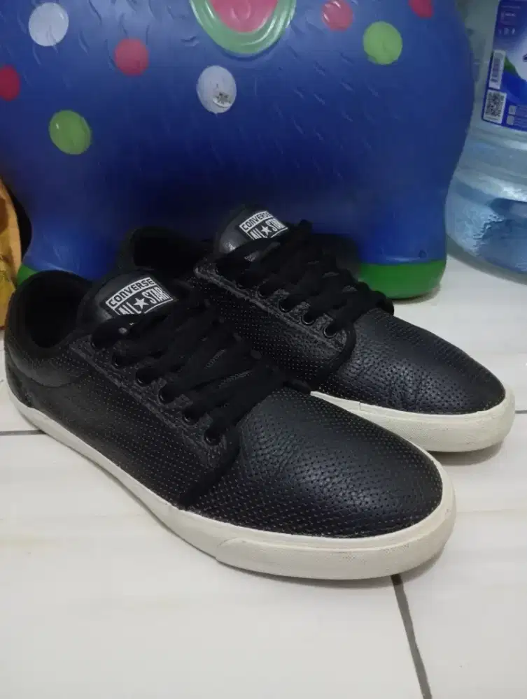 Convers Leather Skateboarding