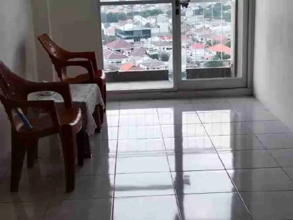 Disewakan Unit Apartemen Puncak Dharmahusada 2BR Semi Furnish