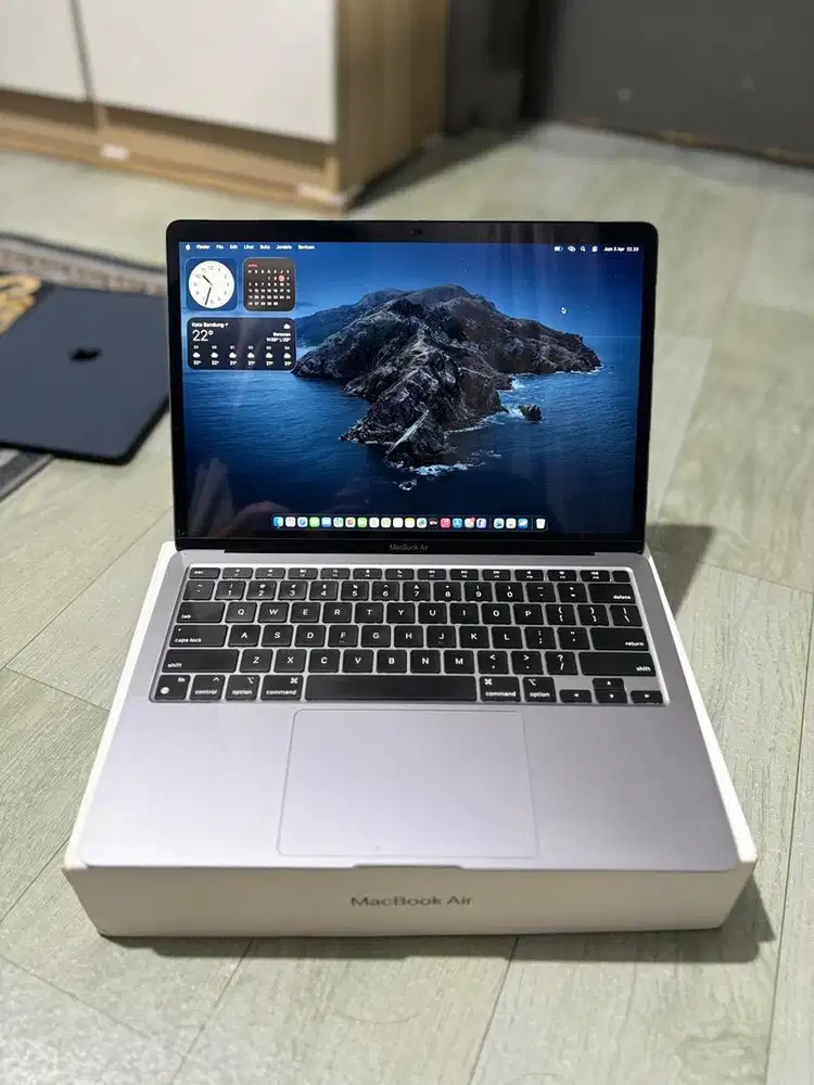 Macbook air M1 2020 8/256 GB