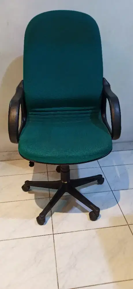 KURSI DIREKSI VIRETTI ,LIKE NEW