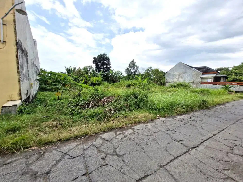 Tanah Pekarangan Strategis dekat Jalan Pleret