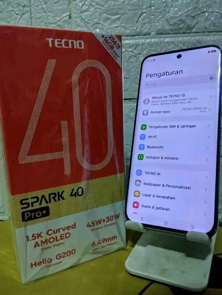 Tecno Spark 40 pro plus layar Curved nego Bensin