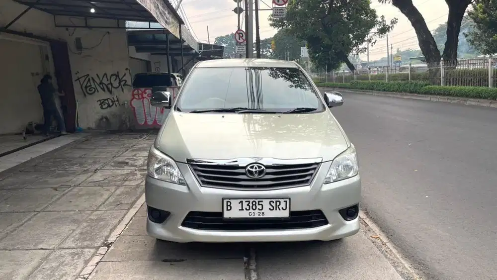 INNOVA E AT 2.0 2013 Dp 5 Jt