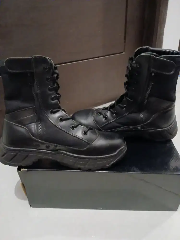 Sepatu pdl Dan Pdh polri