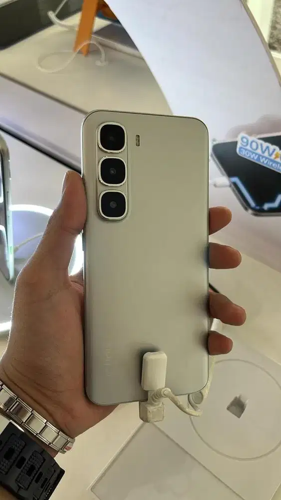 INFINIX HOT 60 PRO+ 8/256