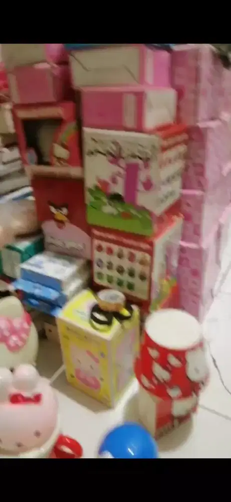 Barang baru bekas bongkaran toko