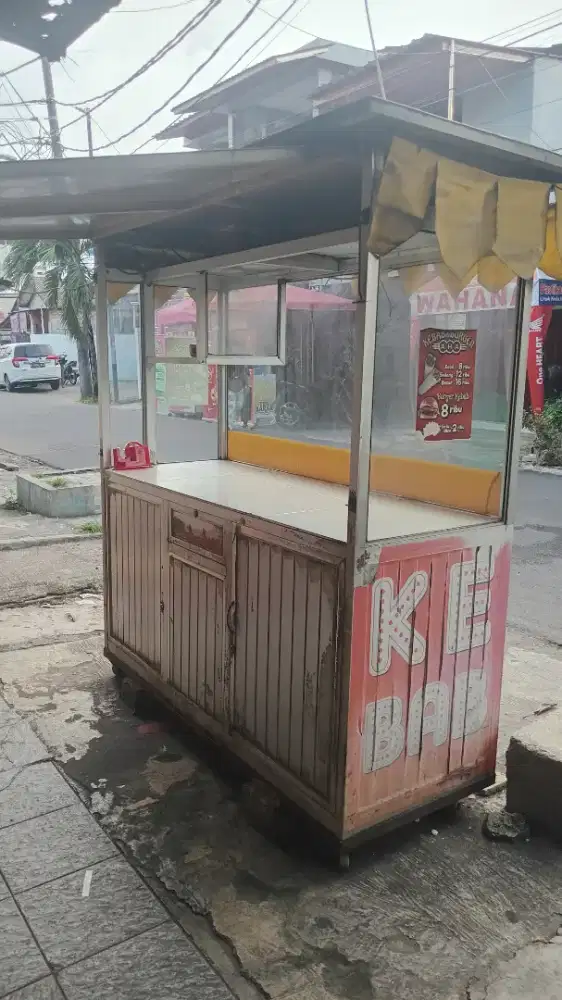 Gerobak bekas jualan kebab