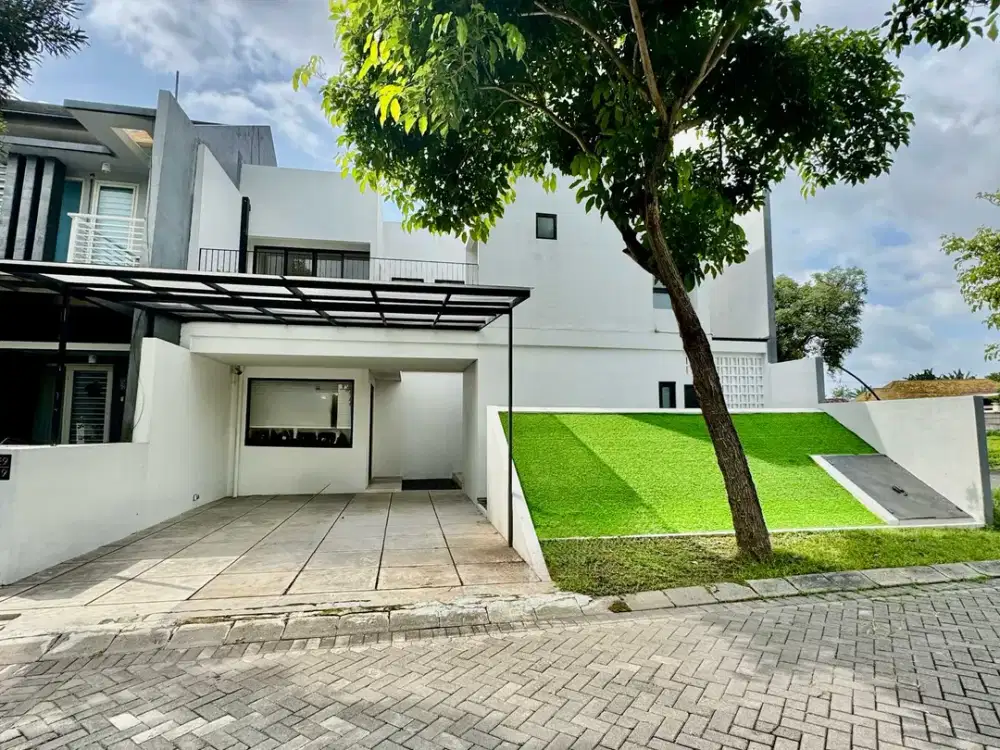 DIJUAL RUMAH GREENWOOD CITRALAND 2 LANTAI SEMI FURNISH DEKAT PASAR MODERN