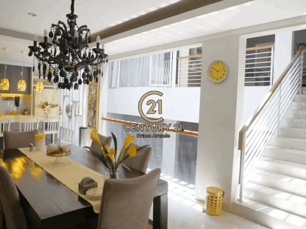 Rumah Cantik Rapi Fully Furnished Lokasi Strategis