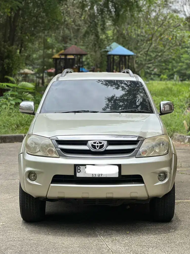 Toyota Fortuner G Lux 2.7 AT Bensin 2005