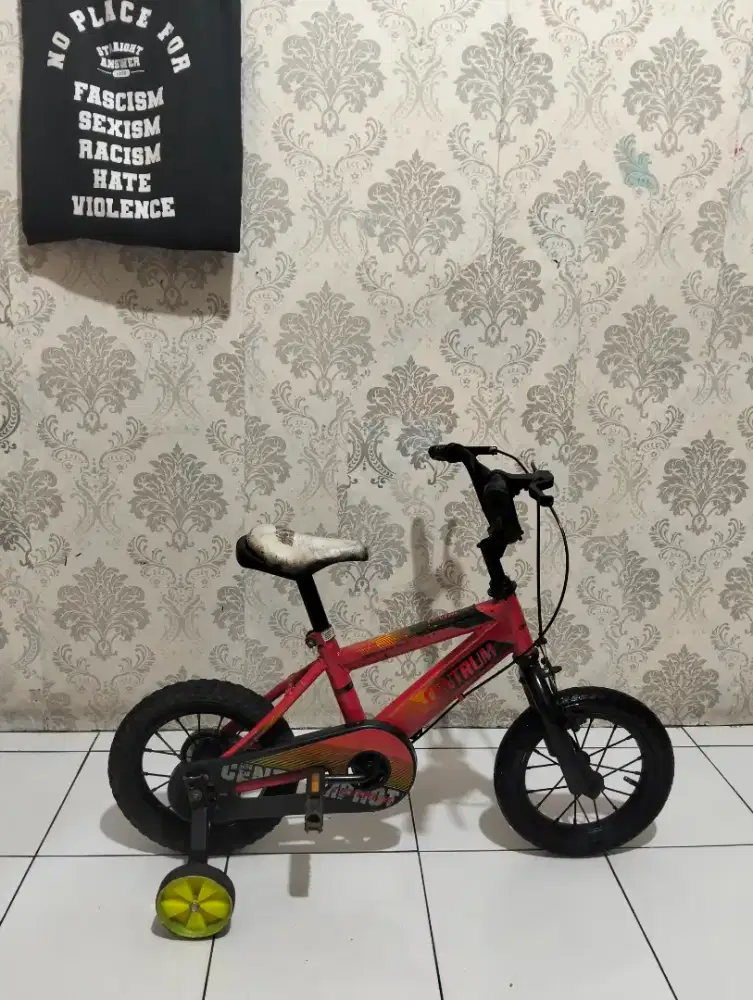Sepeda anak ukuran 12 untuk umur 4-7 tahun