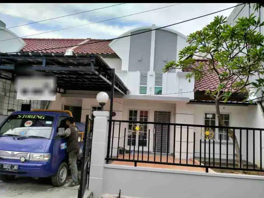 Disewakan Rumah Di Dalam Cluster Di Bulevard Harapan Indah Kota Bekasi