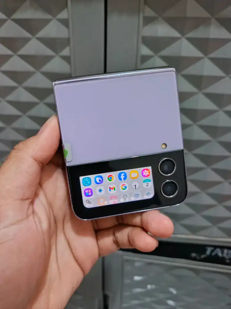 BU Samsung Z Flip 4 5G 256 GB Purple Sein Murah