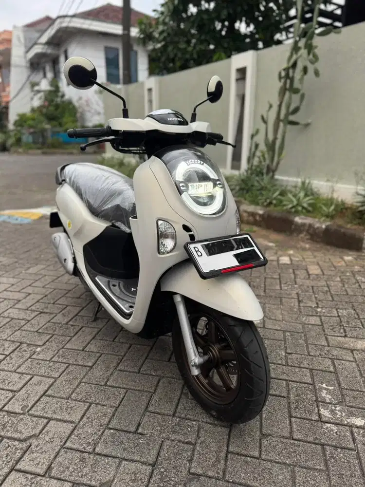 KM 800! SCOOPY PRESTIGE 2024 PAJAK BULAN 12-2025 W PUTIH FAVORIT