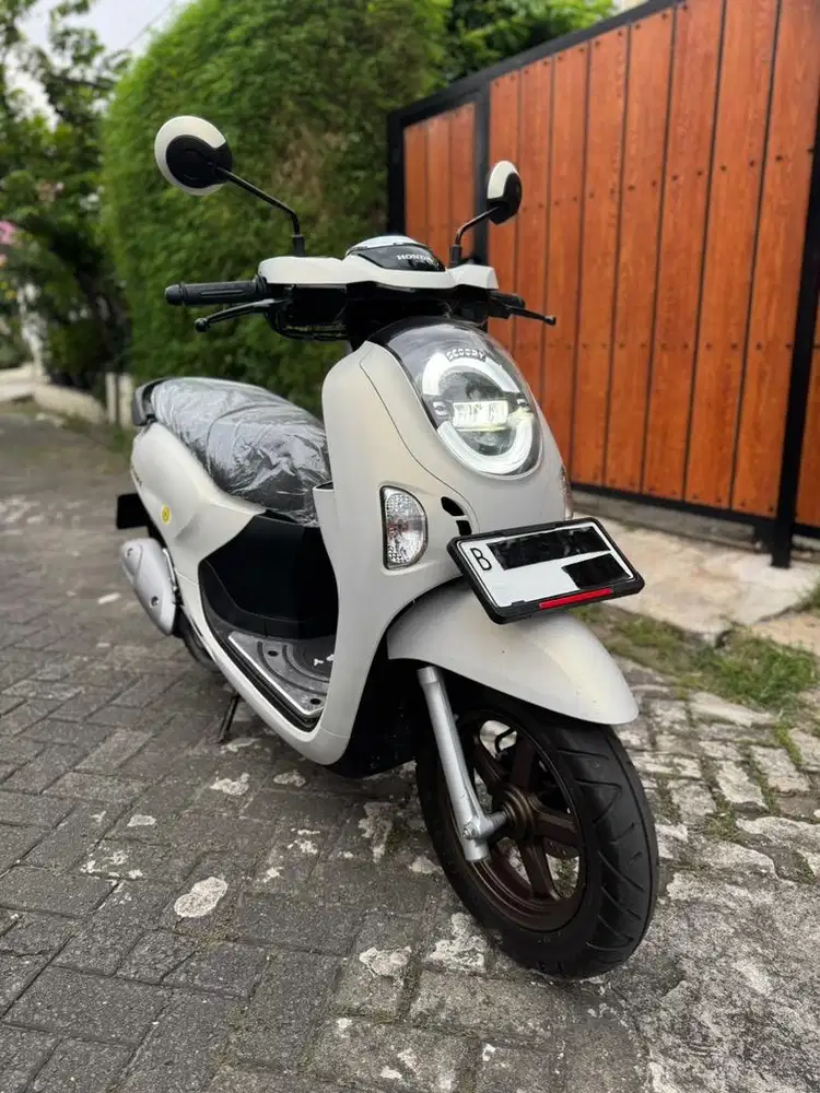 KM 800! SCOOPY PRESTIGE 2024 PAJAK BULAN 12-2025 W PUTIH FAVORIT