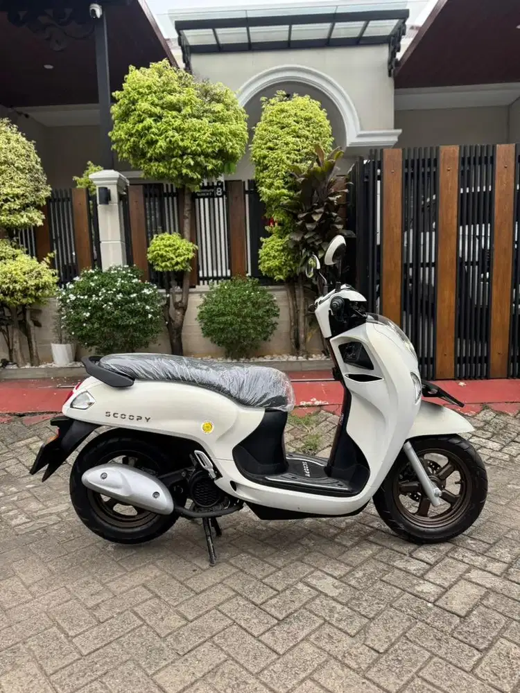 KM 800! SCOOPY PRESTIGE 2024 PAJAK BULAN 12-2025 W PUTIH FAVORIT
