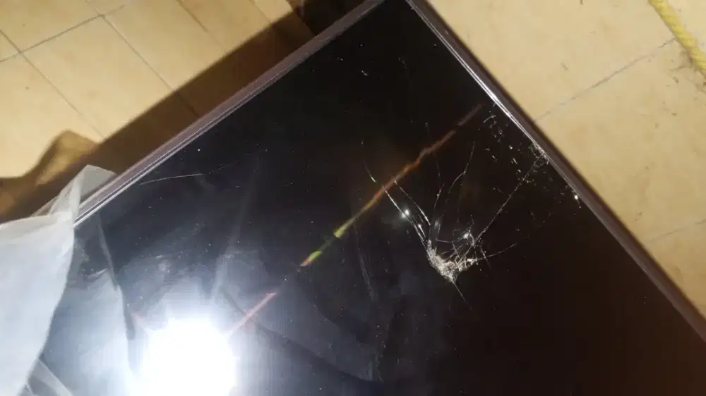 TV LG 43 INCH 4K RUSAK LCD BISA HIDUP