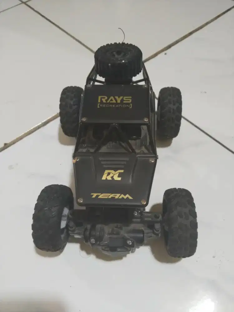 Menjual mobil RC 1:18