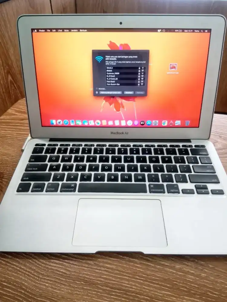 Apple MacBook Air 11 inchi Ram 4/128 iCore 5