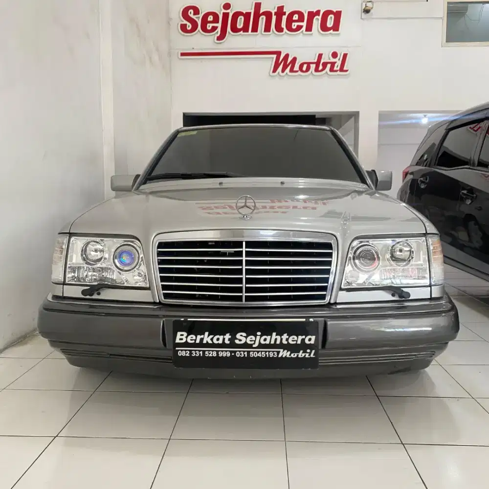 Unit antik km100rban Mercedes-Benz E220 manual 1995 silver istimewa