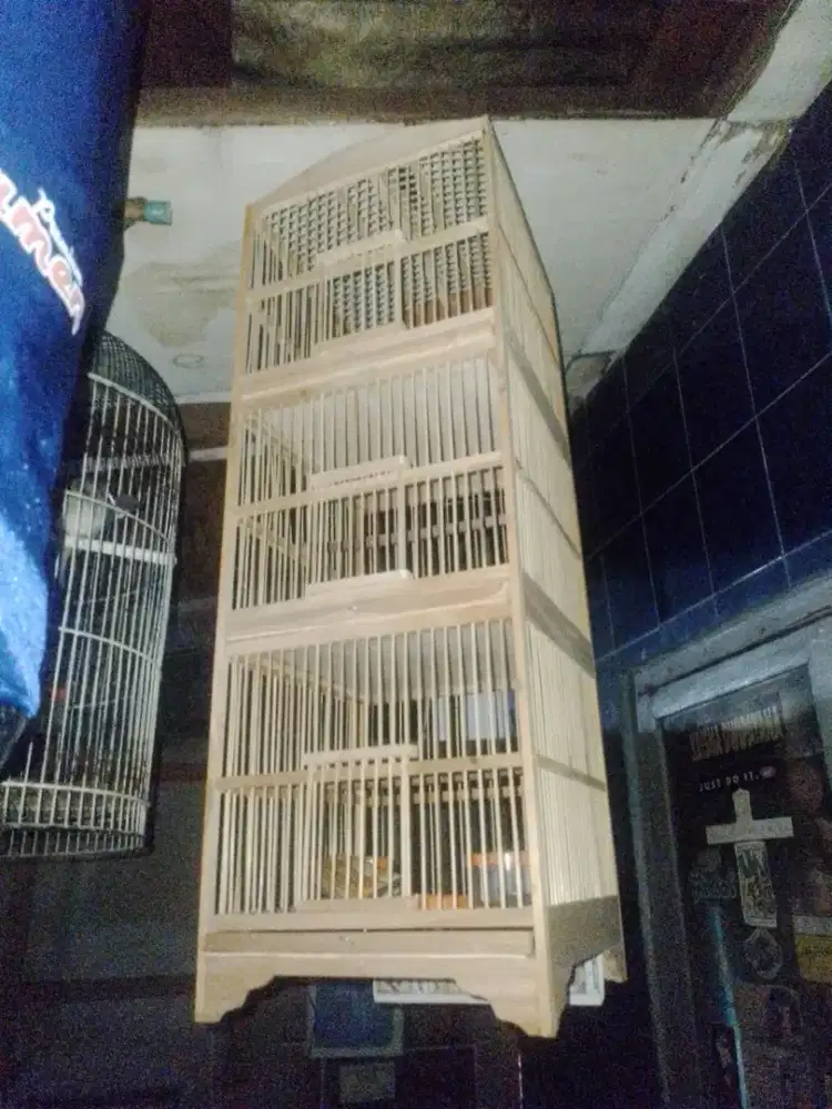 Kandang sangkar burung bekas