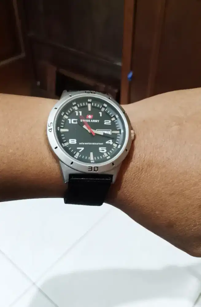 Jam tgn pria keren pas u/ outdoor