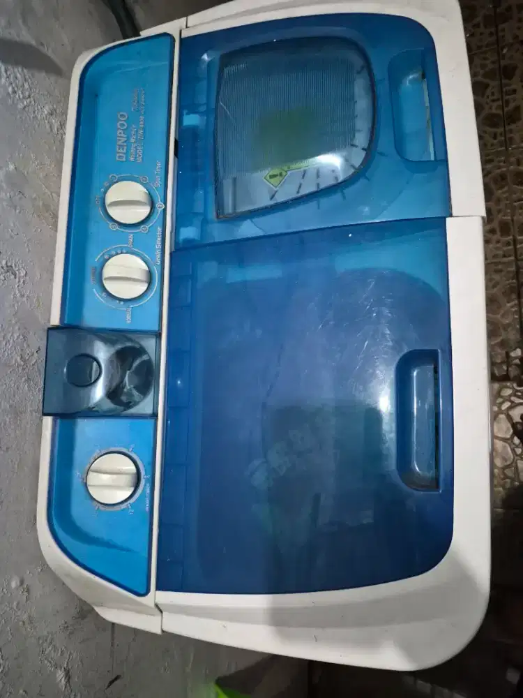 Mesin cuci dua tabung