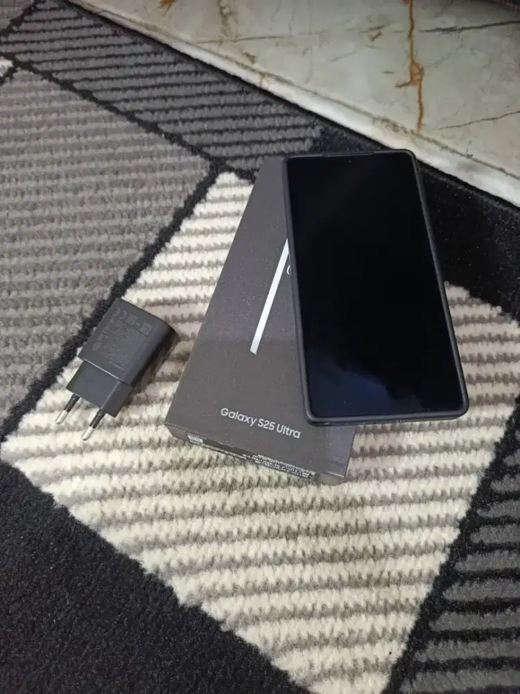Samsung Galaxy S25 Ultra Titanium Jet Black 12 GB/1 TB Mulus Normal