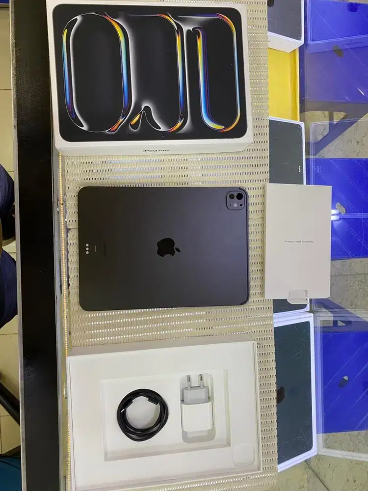 Ipad Pro M4 256GB 11 inch Wifi IBOX Garansi On-November 2026 Like New