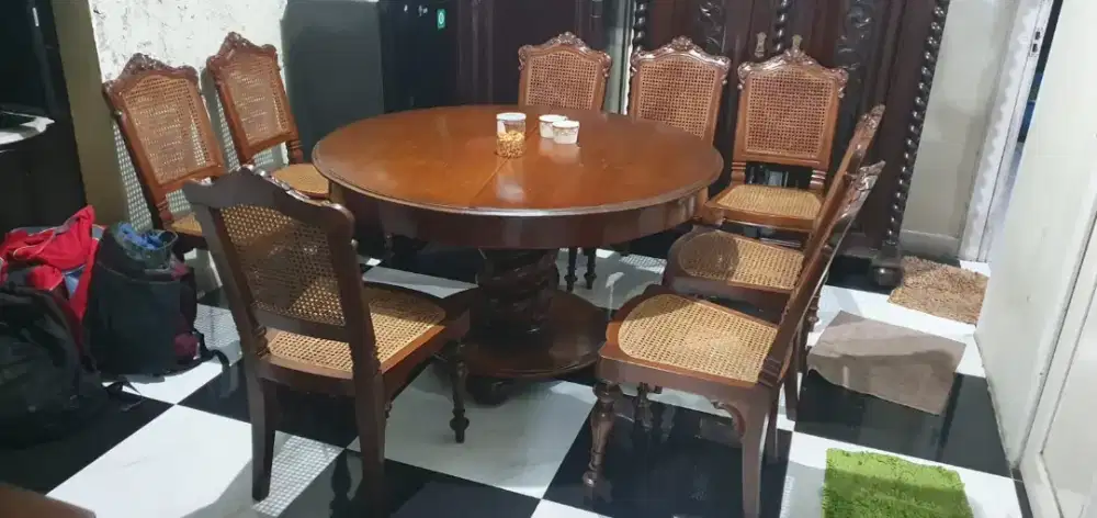 Jual Lemari dan meja makan jati tua kuno