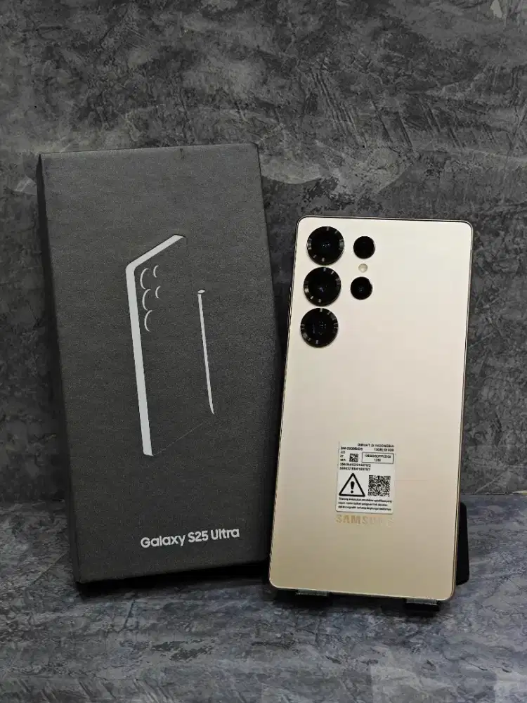 Samsung S25 Ultea 12/512 Gb like new