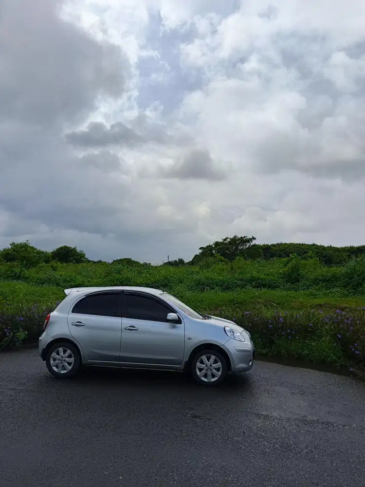 Nissan March 2011 Bensin