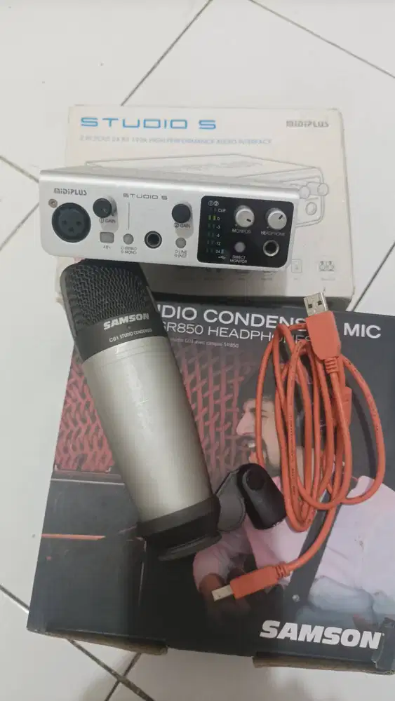 PAKET MIC DAN SOUNDCARD
