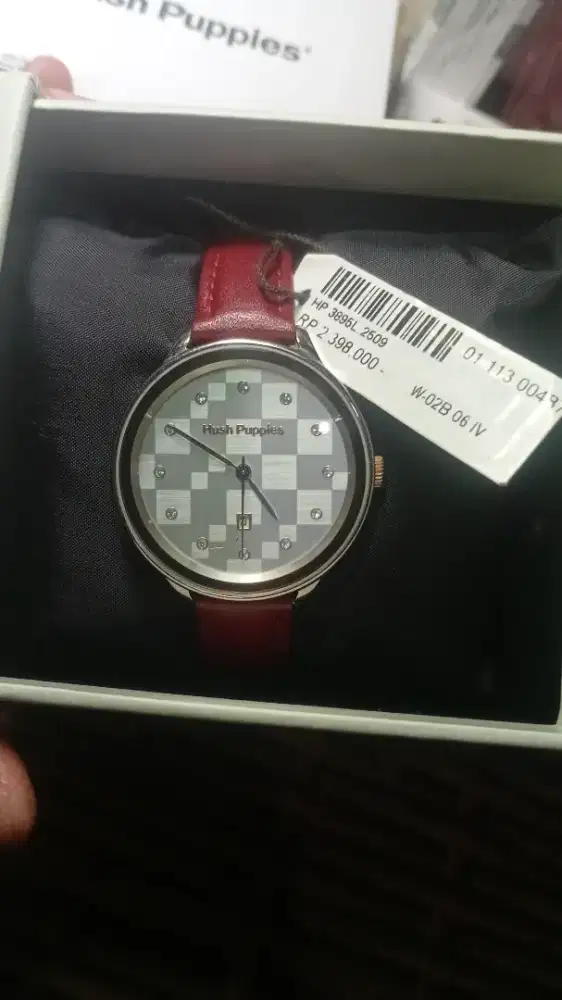 Jam tangan Hushpuppies*