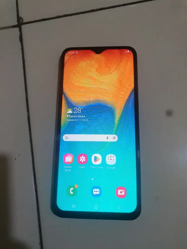 Mau dijual samsung A30 ram 4 internal 64 gb, hp dan kabel charger aja