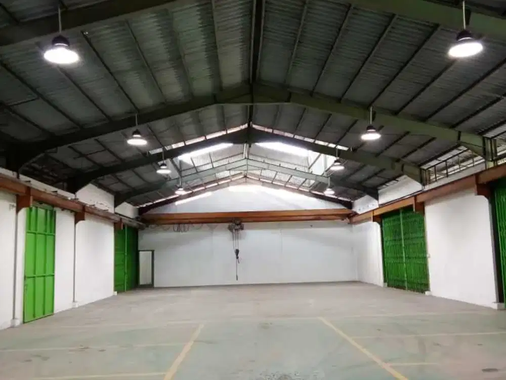 Dijual ex gudang dan pabrik lokasi strategis di pinggir jalan Cakung Jakarta Timur