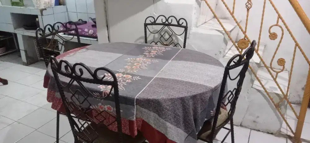 JUAL CEPET INCLUDE MEJA MAKAN + RAK PIRING + LEMARI KAYU JATI ASLI