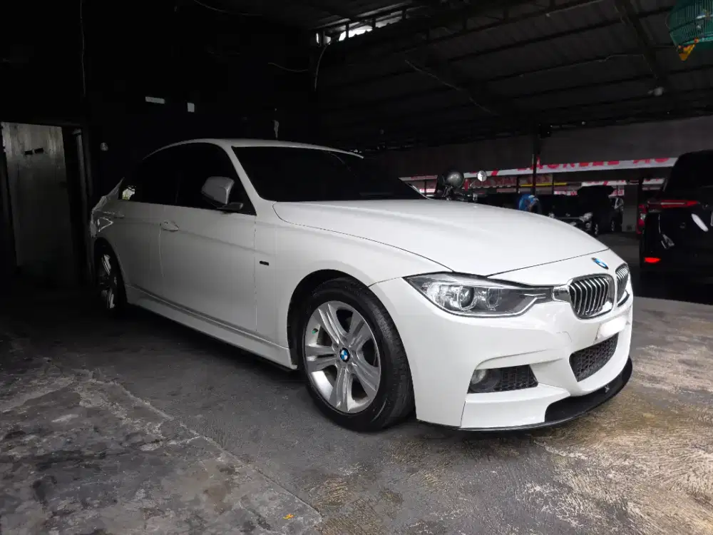 BMW F30 320i 2014 AT Putih Automatic