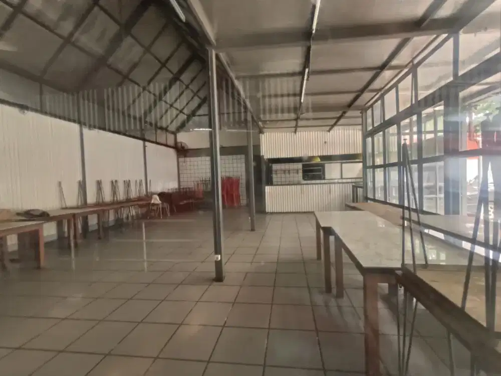 ruang usaha  sayap sutami - sukajadi parkir luas  sewa murah