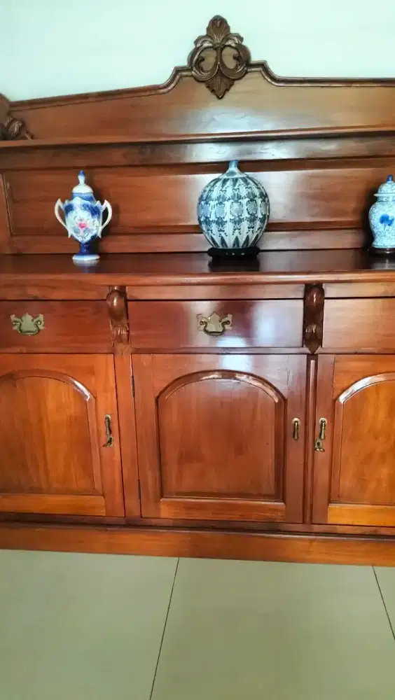 Buffet serbaguna kayu jati