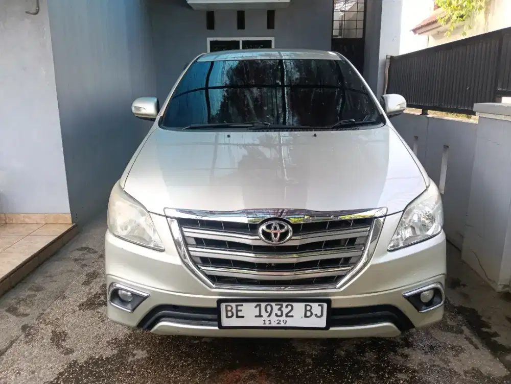 Innova 2.0 G Luxury 2013