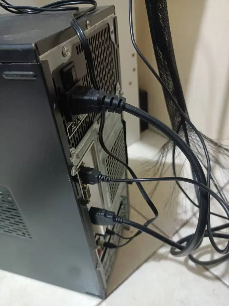 PC SET LENGKAP SIAP PAKAI (TINGGAL NYALAIN!)