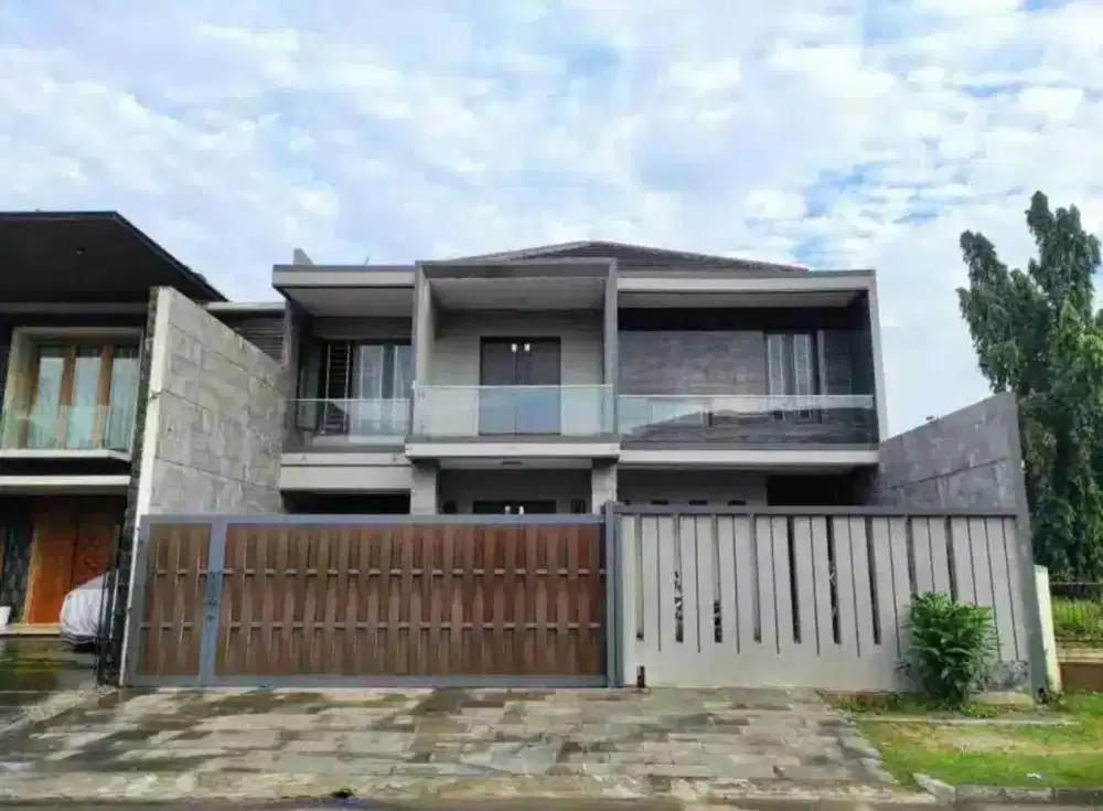 Dijual Rumah Mewah + Swimmingpool Di Banjar Wijaya Cipondoh