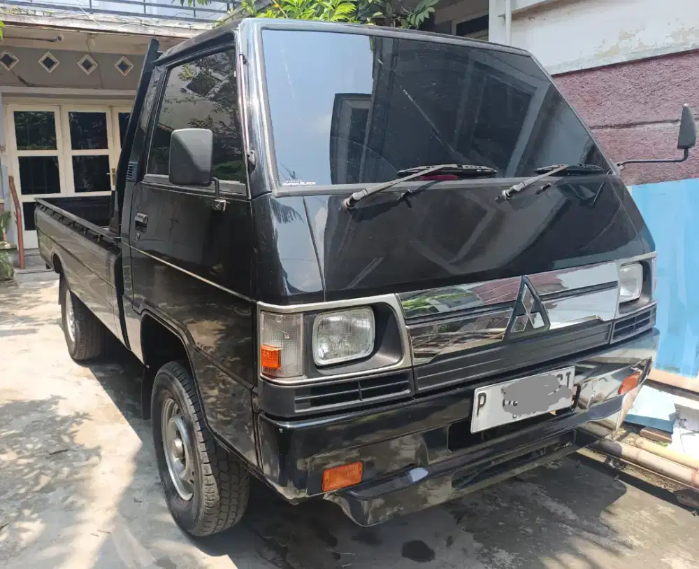 Mitsubishi L 300 Pickup 2025