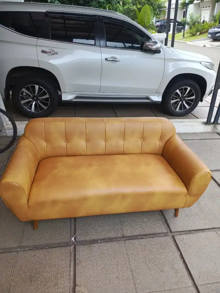 Panggilan servis kursi dan sofa