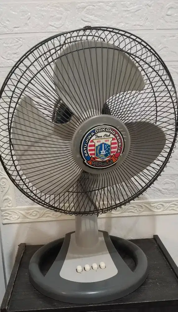 Kipas angin cosmos 12inch
