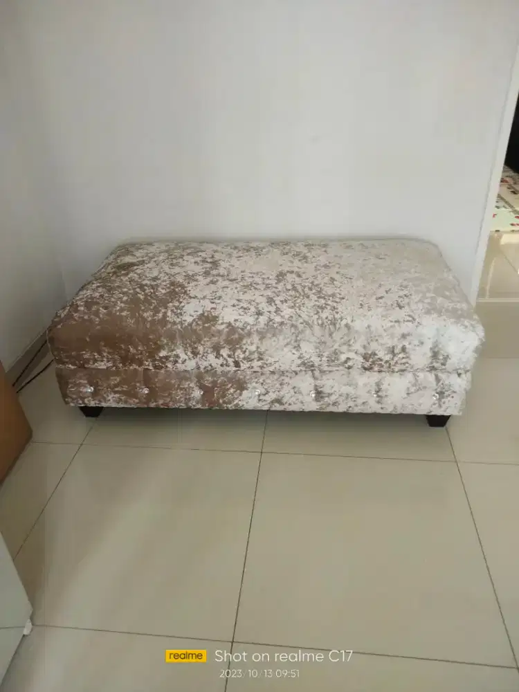Panggilan servis kursi dan sofa