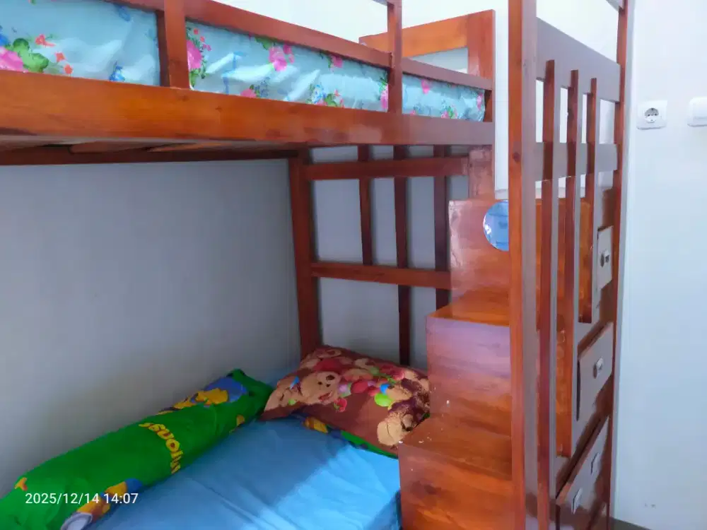 Ranjang Tingkat Kayu Jati